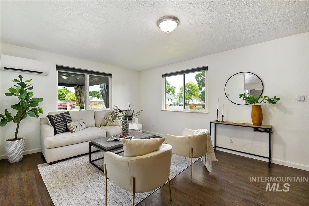 503 E Lincoln, Nampa, Idaho 83686, 3 Bedrooms, 1 Bathroom, Residential For Sale, Price $330,000, 98990991