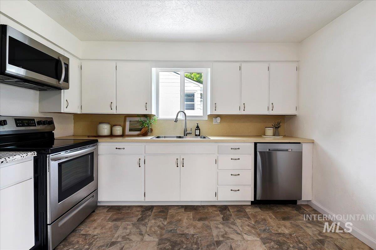503 E Lincoln, Nampa, Idaho 83686, 3 Bedrooms, 1 Bathroom, Residential For Sale, Price $330,000, 98990991