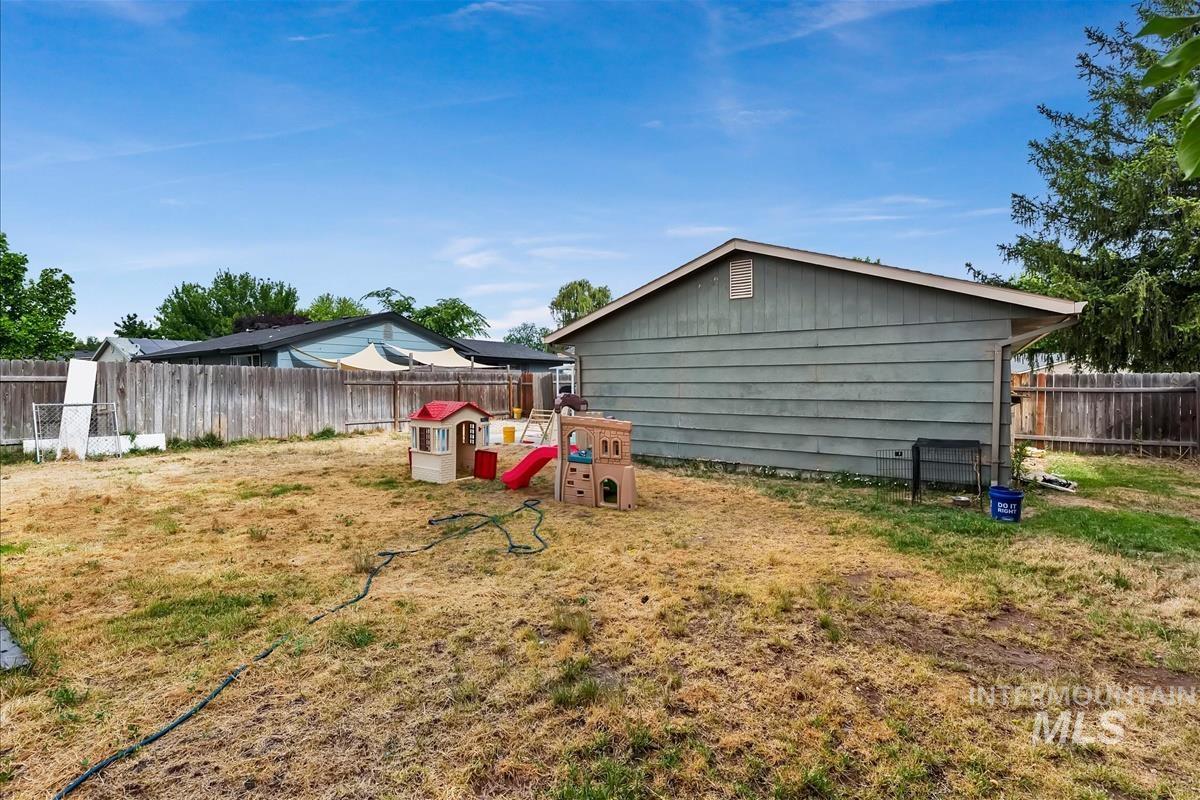 125 Donna Dr, Middleton, Idaho 83644, 3 Bedrooms, 1 Bathroom, Residential For Sale, Price $315,000, 98990992