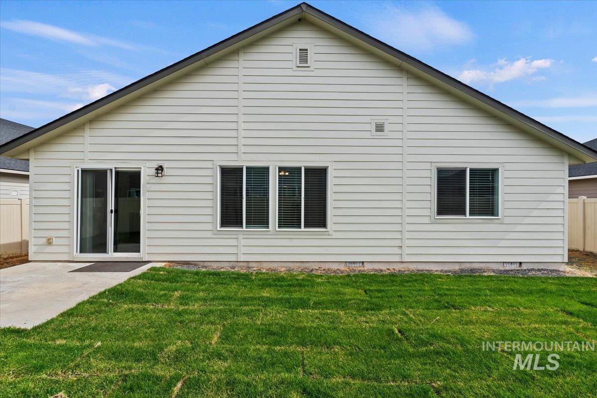3023 W Silver River St, Meridian, Idaho 83646, 3 Bedrooms, 2 Bathrooms, Residential For Sale, Price $479,900,MLS 98990993