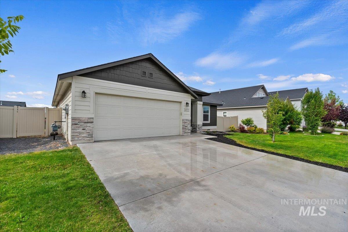 3023 W Silver River St, Meridian, Idaho 83646, 3 Bedrooms, 2 Bathrooms, Residential For Sale, Price $479,900,MLS 98990993