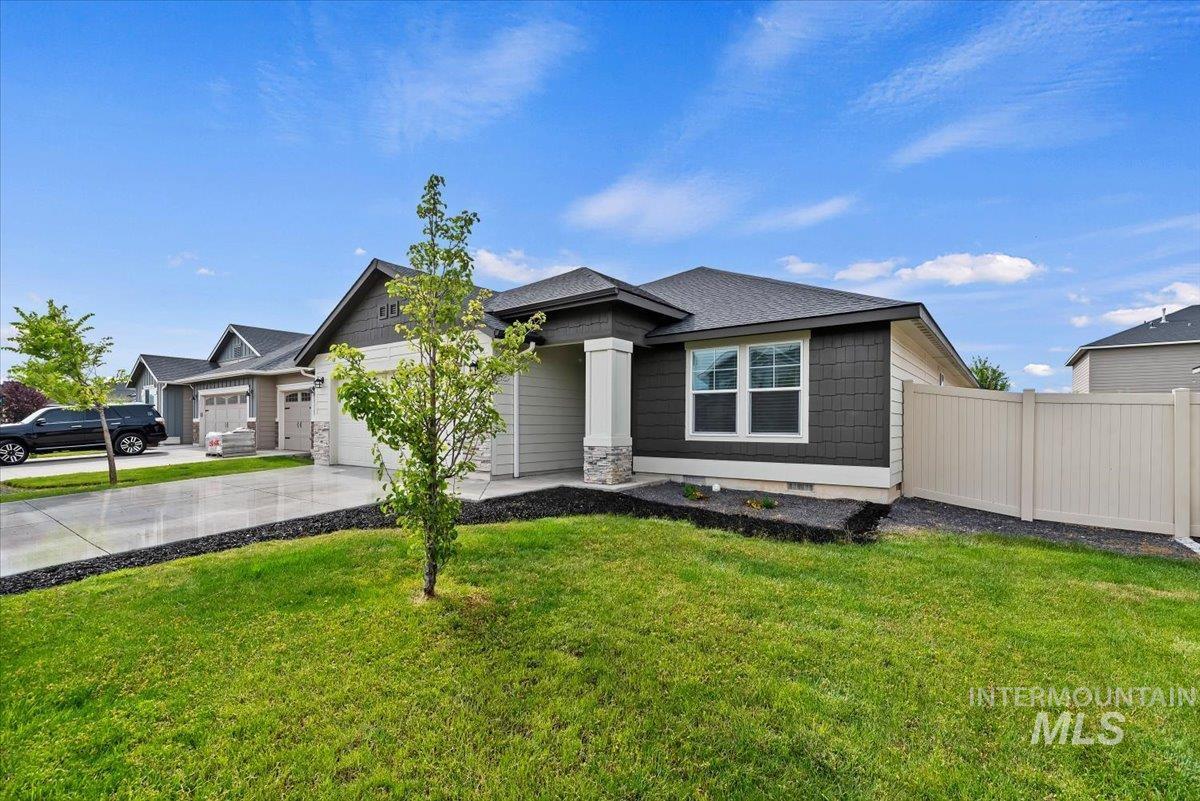 3023 W Silver River St, Meridian, Idaho 83646, 3 Bedrooms, 2 Bathrooms, Residential For Sale, Price $479,900,MLS 98990993