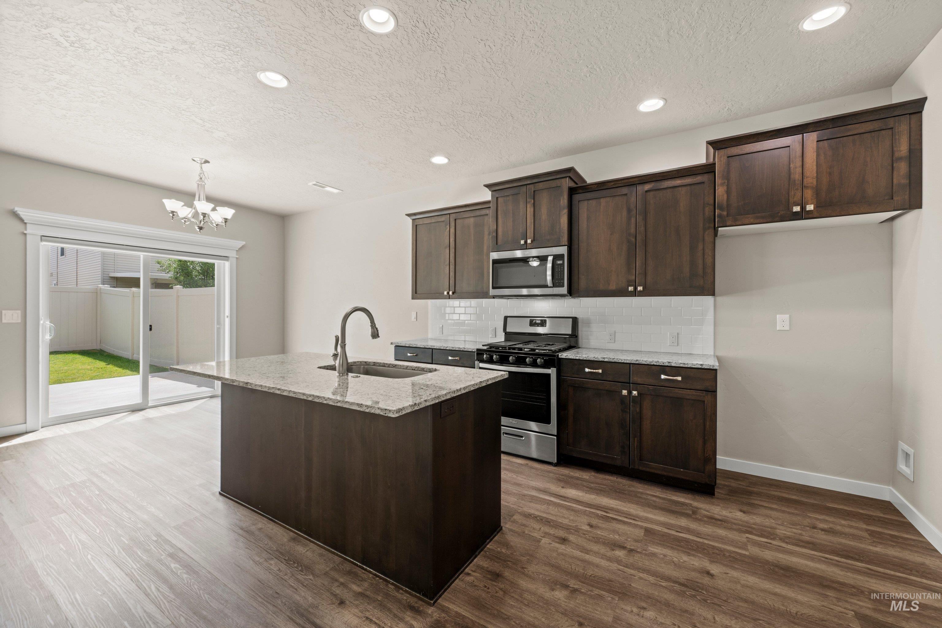 2110 S Hills Ave., Meridian, Idaho 83642-7363, 3 Bedrooms, 2.5 Bathrooms, Residential For Sale, Price $475,000,MLS 98990995
