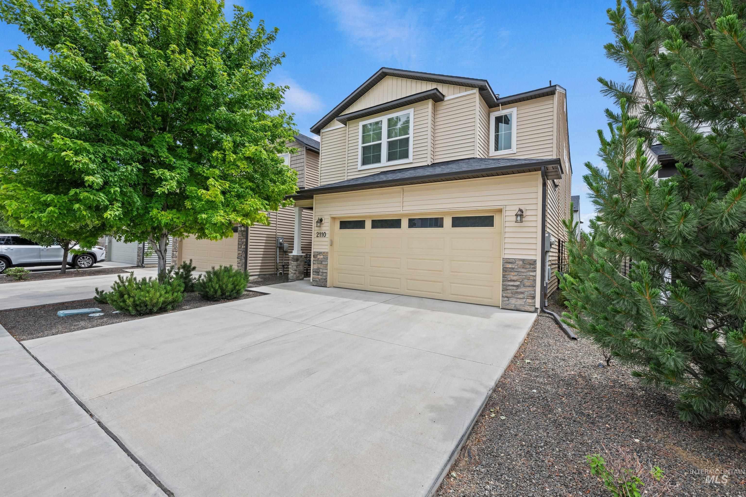2110 S Hills Ave., Meridian, Idaho 83642-7363, 3 Bedrooms, 2.5 Bathrooms, Residential For Sale, Price $475,000,MLS 98990995