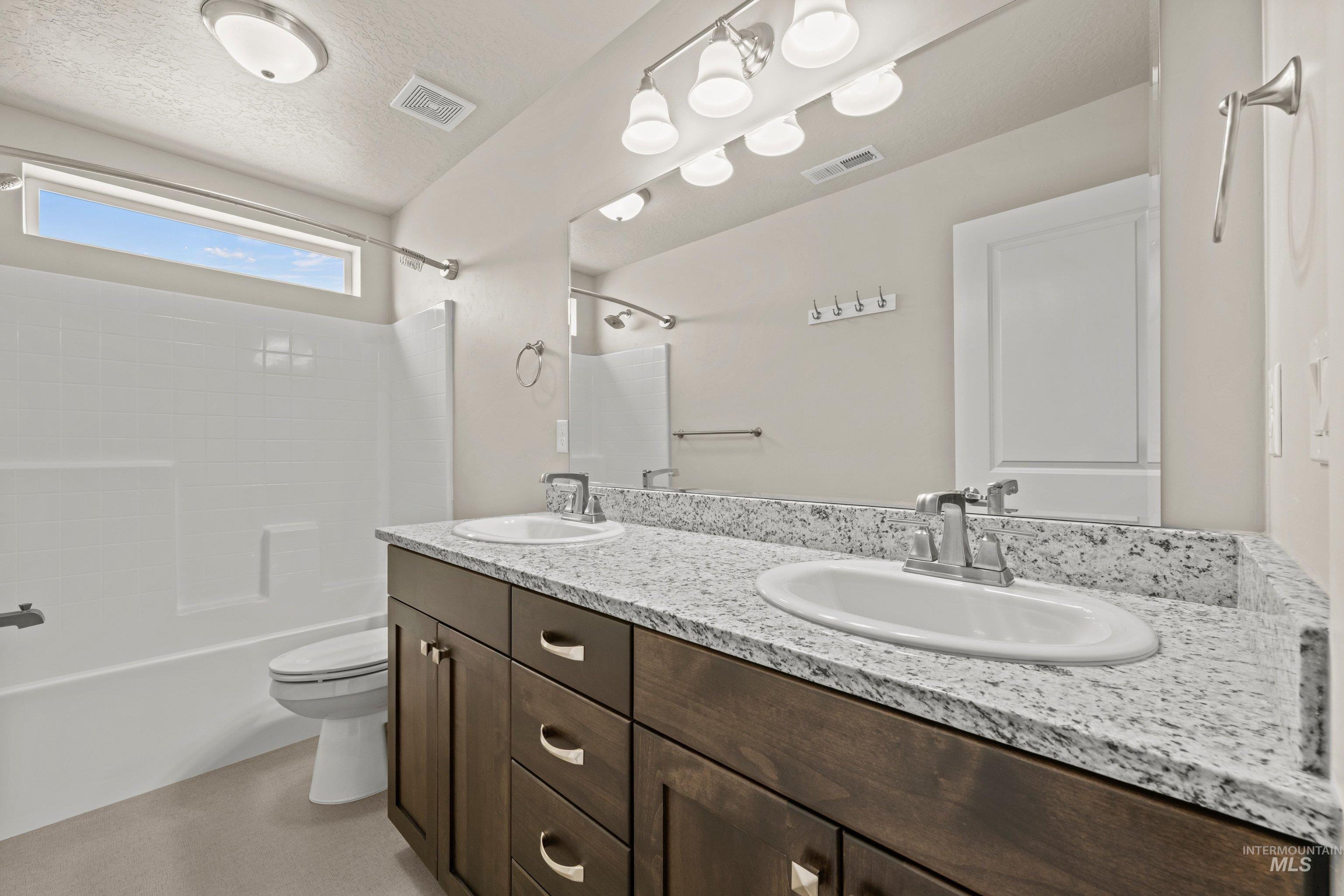 2110 S Hills Ave., Meridian, Idaho 83642-7363, 3 Bedrooms, 2.5 Bathrooms, Residential For Sale, Price $475,000,MLS 98990995