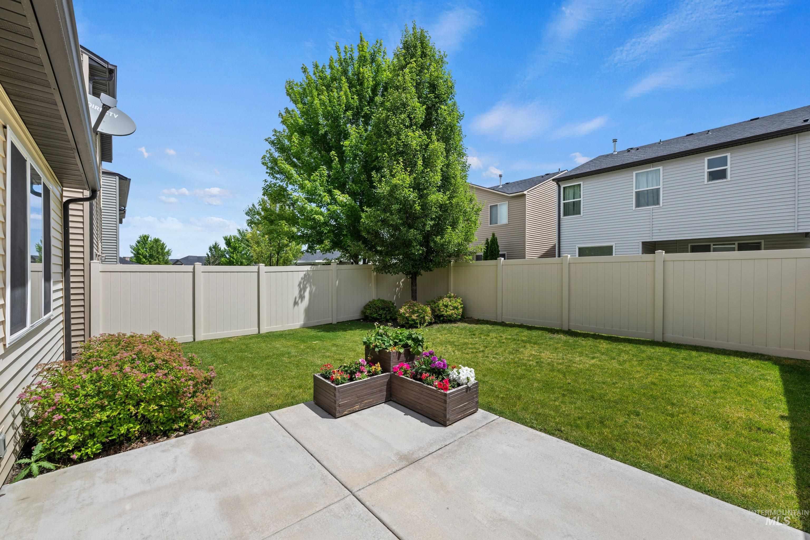 2110 S Hills Ave., Meridian, Idaho 83642-7363, 3 Bedrooms, 2.5 Bathrooms, Residential For Sale, Price $475,000,MLS 98990995