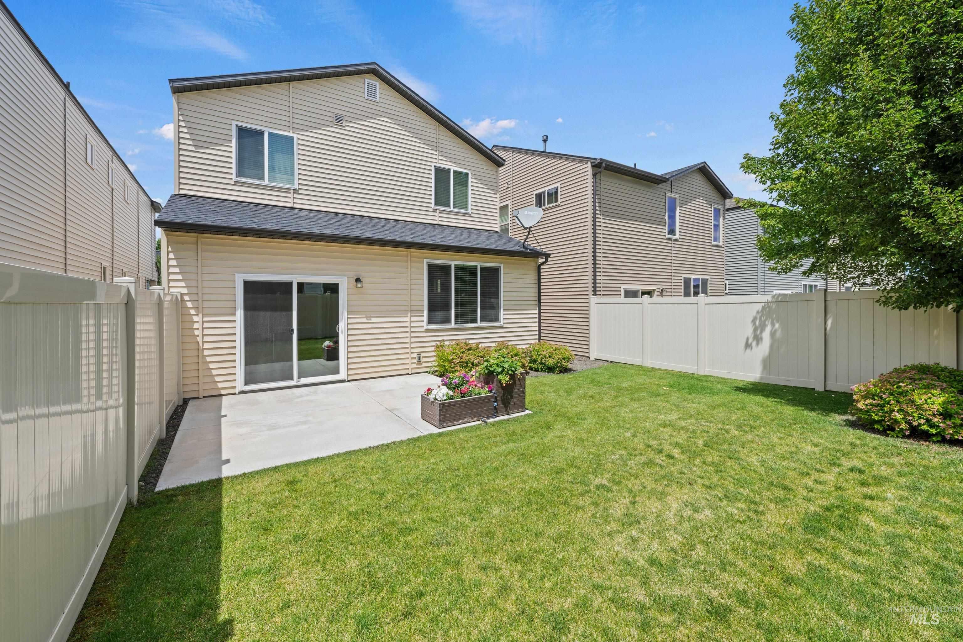 2110 S Hills Ave., Meridian, Idaho 83642-7363, 3 Bedrooms, 2.5 Bathrooms, Residential For Sale, Price $475,000,MLS 98990995