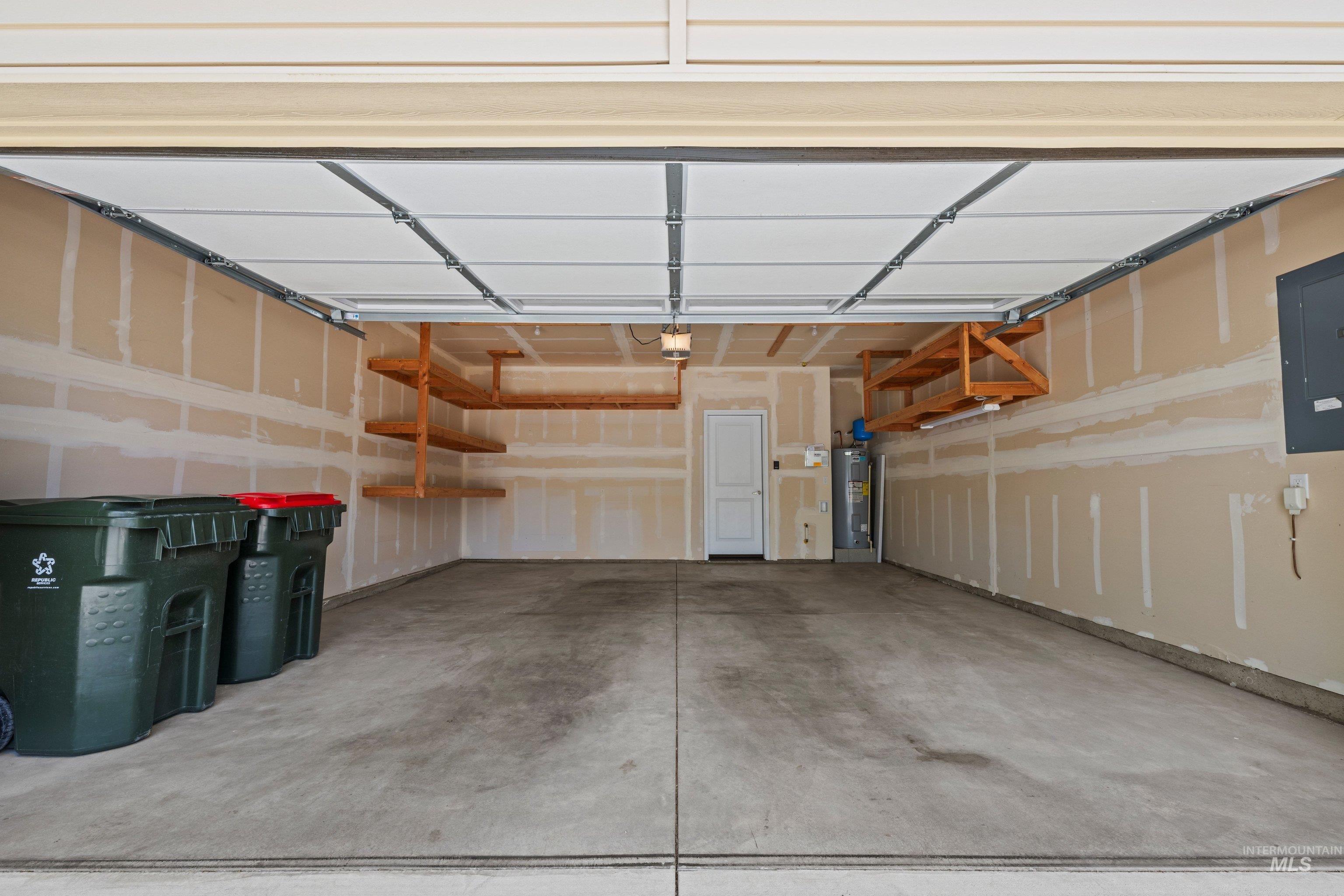 2110 S Hills Ave., Meridian, Idaho 83642-7363, 3 Bedrooms, 2.5 Bathrooms, Residential For Sale, Price $475,000,MLS 98990995