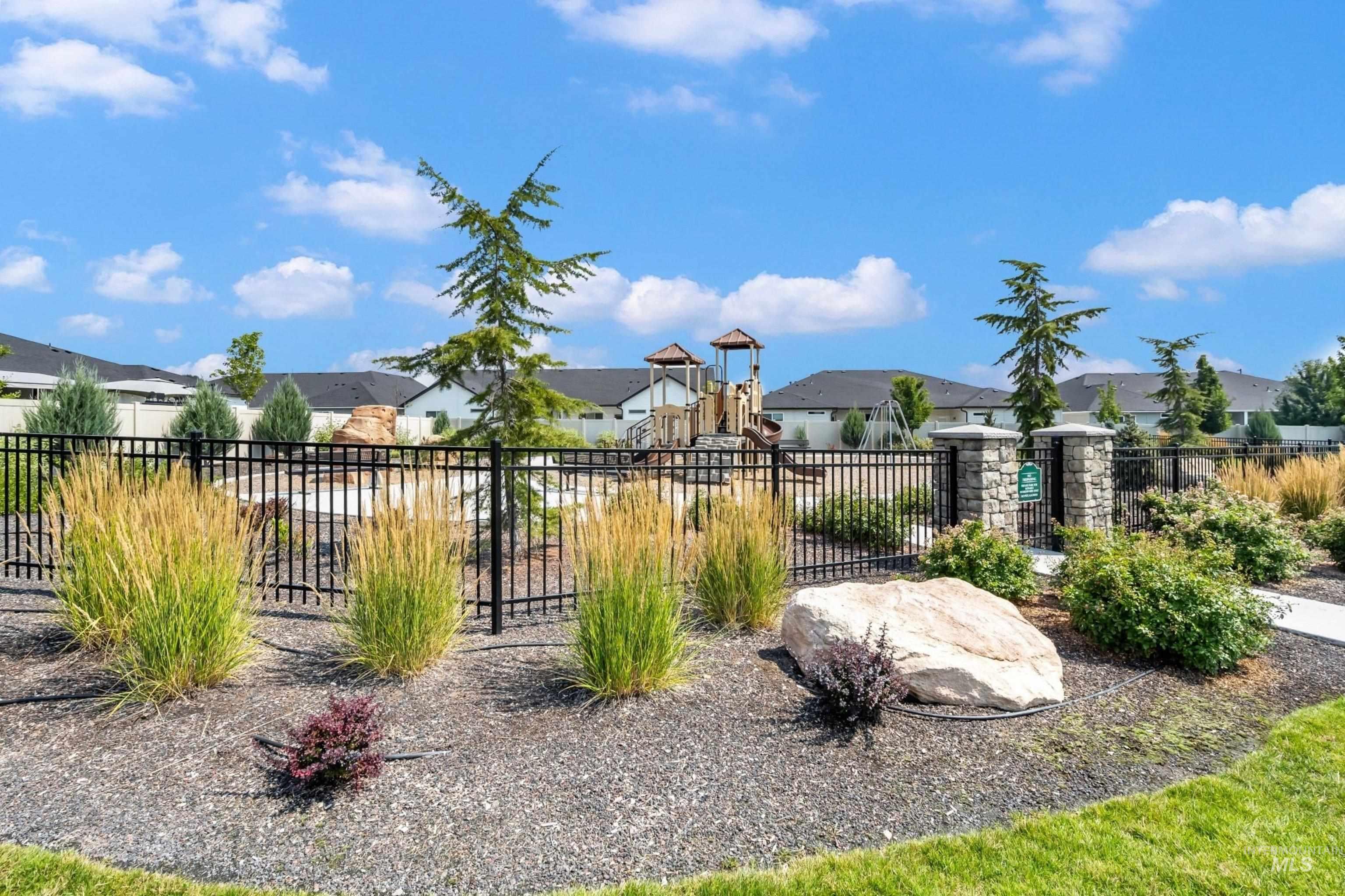 2110 S Hills Ave., Meridian, Idaho 83642-7363, 3 Bedrooms, 2.5 Bathrooms, Residential For Sale, Price $475,000,MLS 98990995