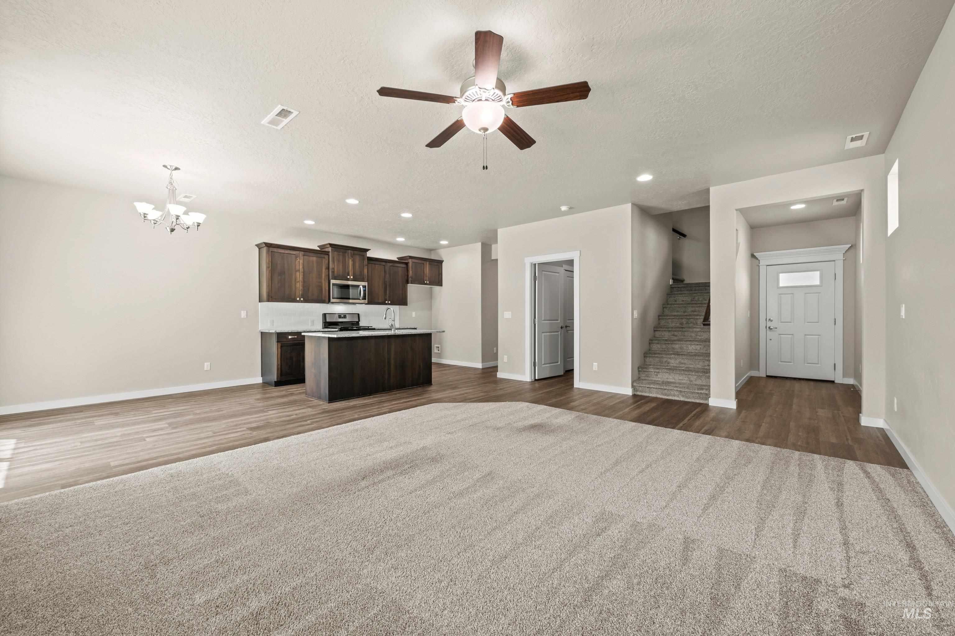 2110 S Hills Ave., Meridian, Idaho 83642-7363, 3 Bedrooms, 2.5 Bathrooms, Residential For Sale, Price $475,000,MLS 98990995