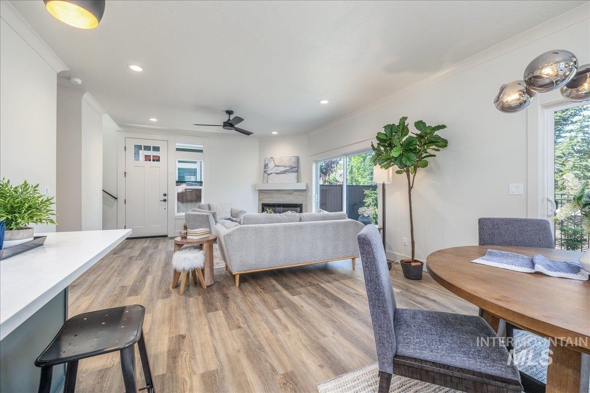 1185 N Meadowglen Ave, Meridian, Idaho 83642, 3 Bedrooms, 2.5 Bathrooms, Residential For Sale, Price $529,900,MLS 98990998