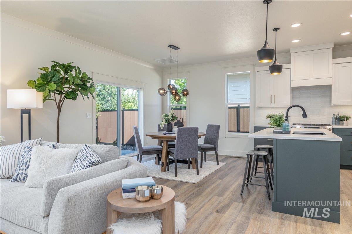1185 N Meadowglen Ave, Meridian, Idaho 83642, 3 Bedrooms, 2.5 Bathrooms, Residential For Sale, Price $529,900,MLS 98990998