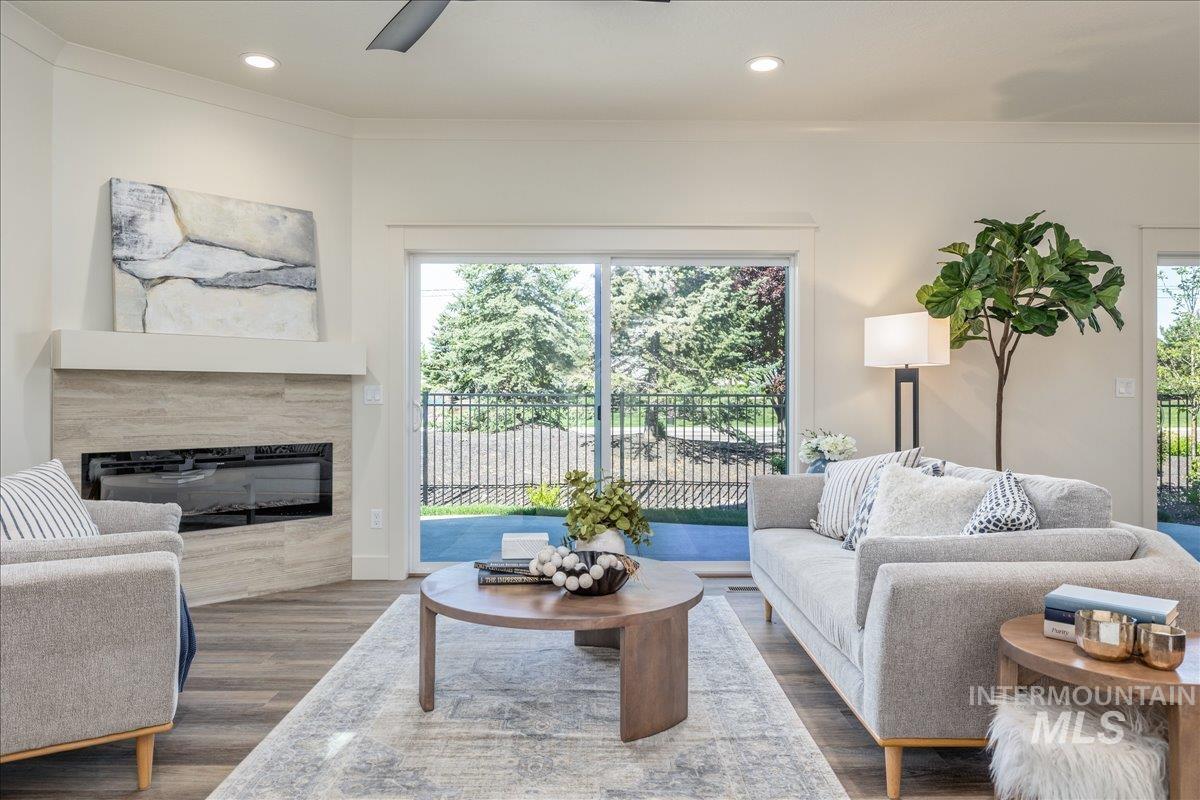 1185 N Meadowglen Ave, Meridian, Idaho 83642, 3 Bedrooms, 2.5 Bathrooms, Residential For Sale, Price $529,900,MLS 98990998