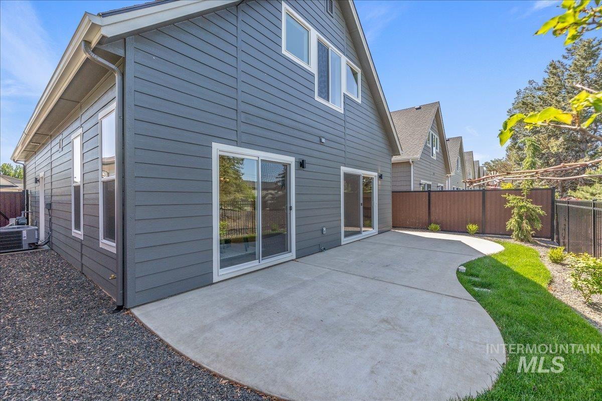 1185 N Meadowglen Ave, Meridian, Idaho 83642, 3 Bedrooms, 2.5 Bathrooms, Residential For Sale, Price $529,900,MLS 98990998