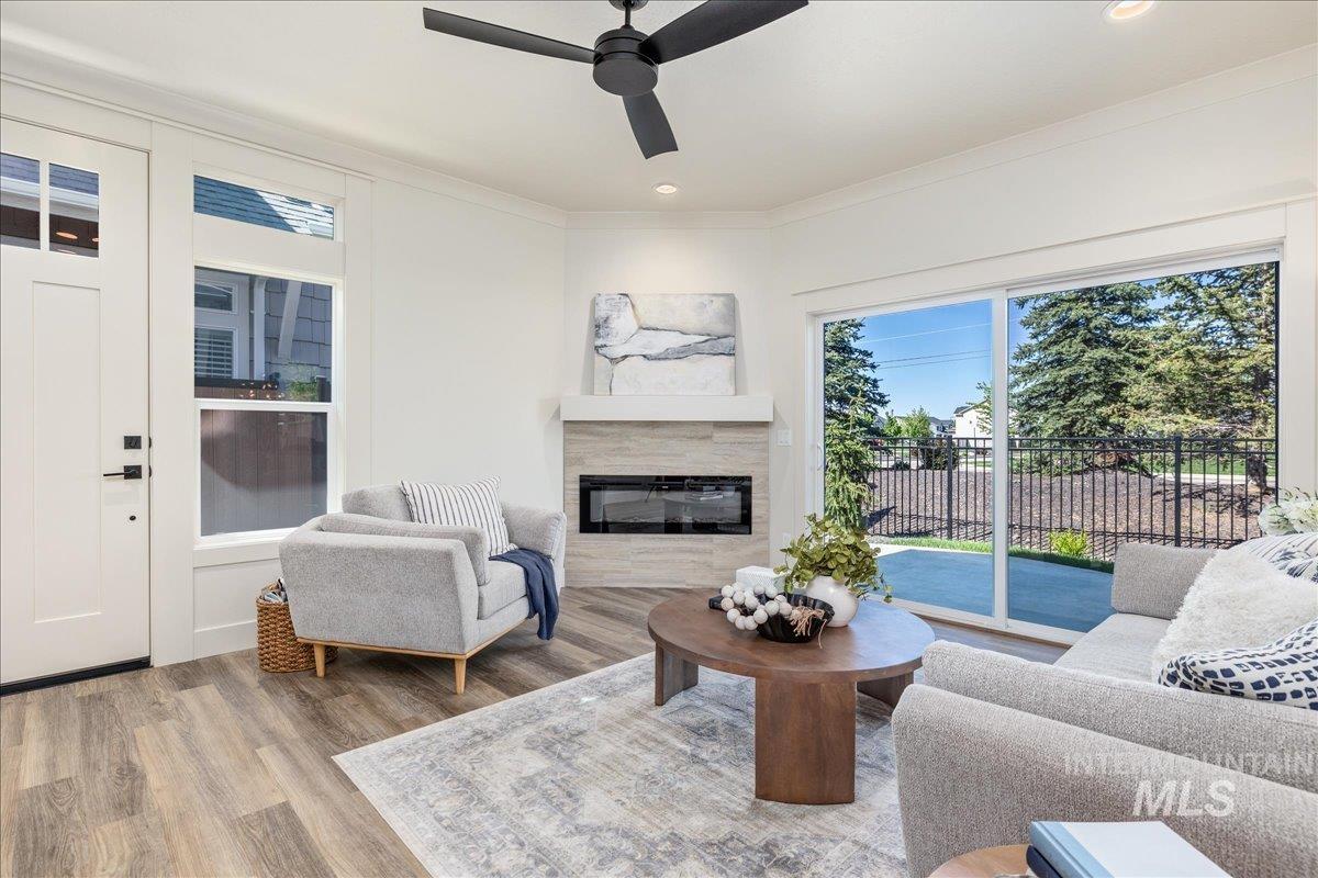 1185 N Meadowglen Ave, Meridian, Idaho 83642, 3 Bedrooms, 2.5 Bathrooms, Residential For Sale, Price $529,900,MLS 98990998