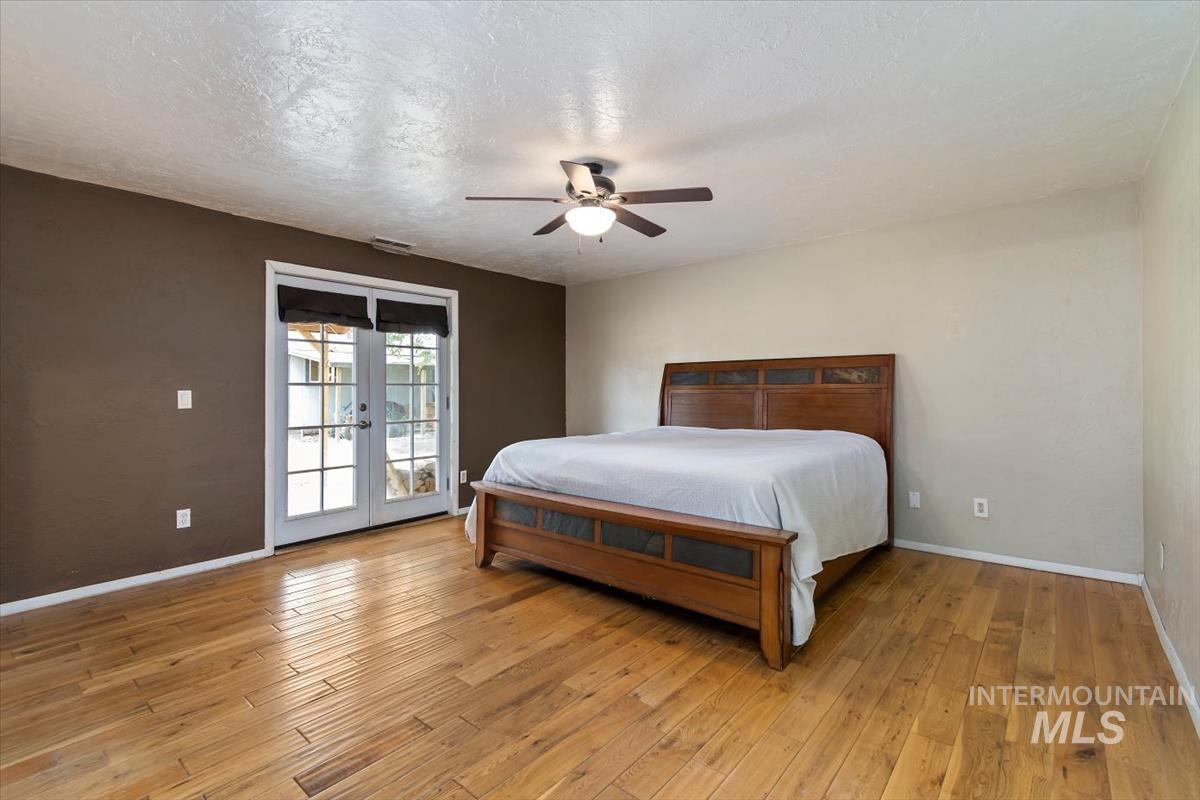 1207 W Willow Ave, Nampa, Idaho 83651, 3 Bedrooms, 2 Bathrooms, Residential For Sale, Price $480,000,MLS 98991001