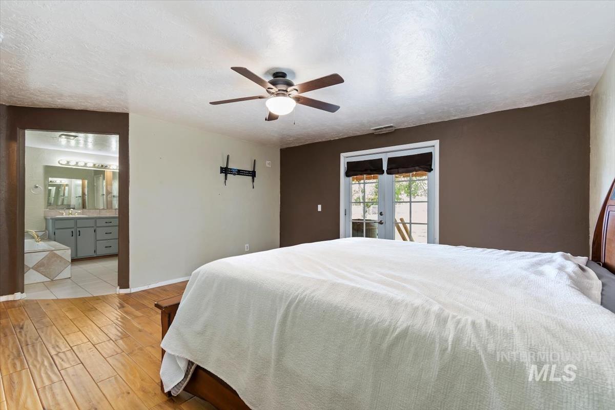 1207 W Willow Ave, Nampa, Idaho 83651, 3 Bedrooms, 2 Bathrooms, Residential For Sale, Price $480,000,MLS 98991001