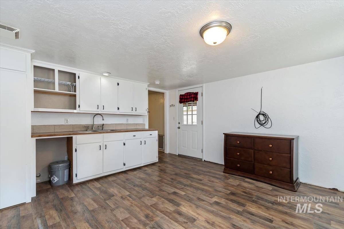 1207 W Willow Ave, Nampa, Idaho 83651, 3 Bedrooms, 2 Bathrooms, Residential For Sale, Price $480,000,MLS 98991001