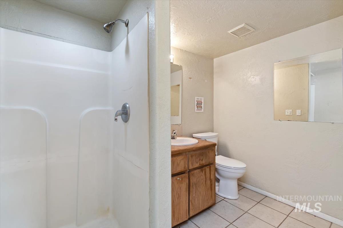 1207 W Willow Ave, Nampa, Idaho 83651, 3 Bedrooms, 2 Bathrooms, Residential For Sale, Price $480,000,MLS 98991001