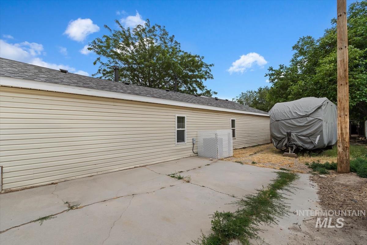 1207 W Willow Ave, Nampa, Idaho 83651, 3 Bedrooms, 2 Bathrooms, Residential For Sale, Price $480,000,MLS 98991001