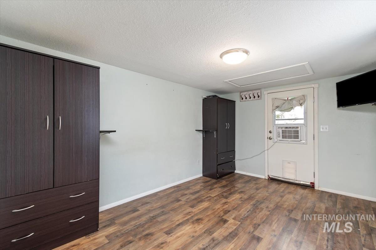 1207 W Willow Ave, Nampa, Idaho 83651, 3 Bedrooms, 2 Bathrooms, Residential For Sale, Price $480,000,MLS 98991001