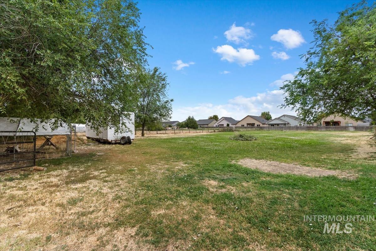 1207 W Willow Ave, Nampa, Idaho 83651, 3 Bedrooms, 2 Bathrooms, Residential For Sale, Price $480,000,MLS 98991001