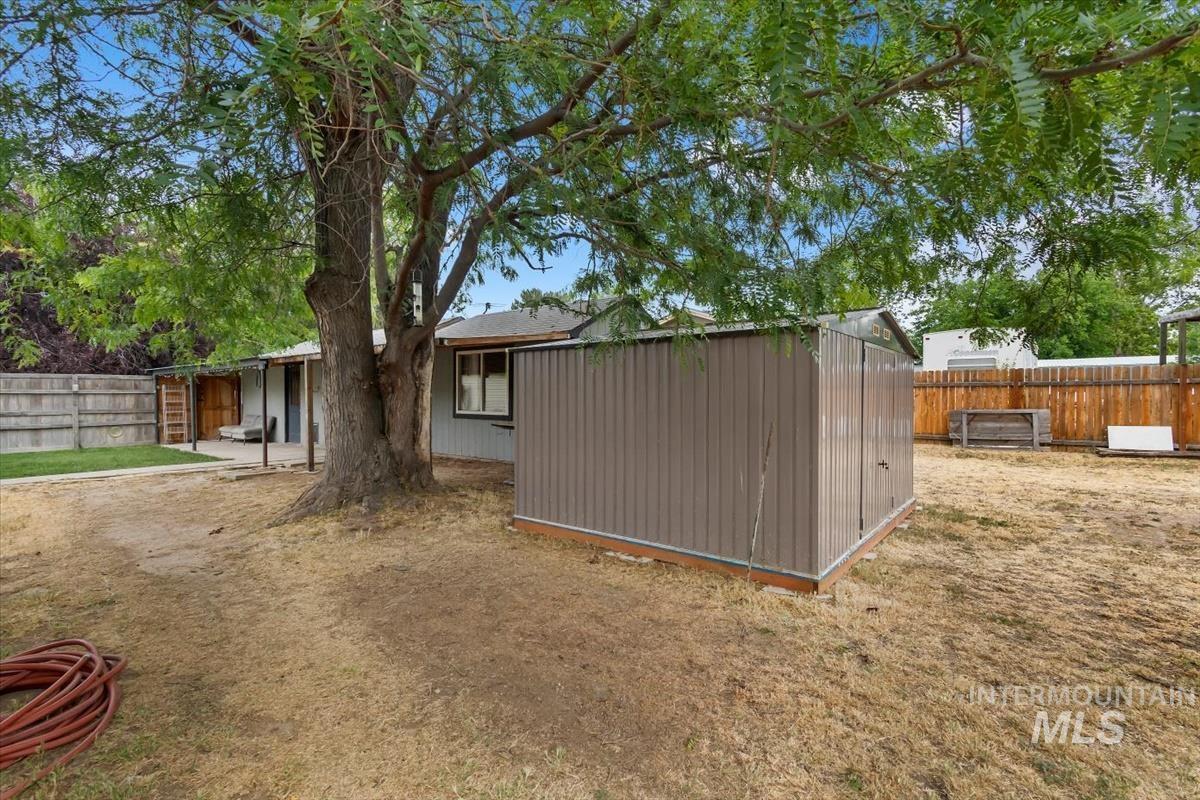 1207 W Willow Ave, Nampa, Idaho 83651, 3 Bedrooms, 2 Bathrooms, Residential For Sale, Price $480,000,MLS 98991001