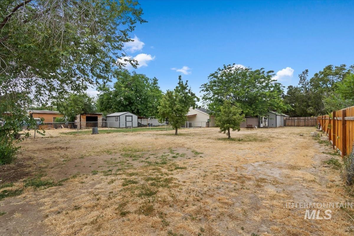 1207 W Willow Ave, Nampa, Idaho 83651, 3 Bedrooms, 2 Bathrooms, Residential For Sale, Price $480,000,MLS 98991001