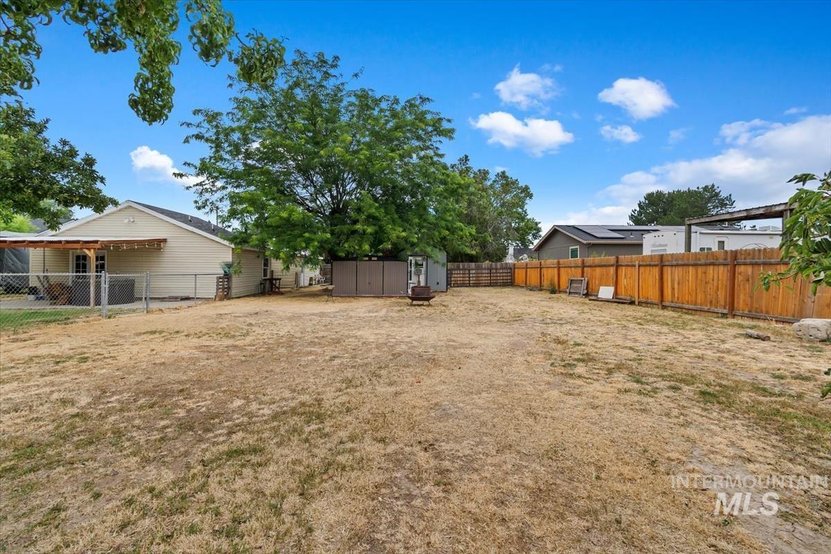 1207 W Willow Ave, Nampa, Idaho 83651, 3 Bedrooms, 2 Bathrooms, Residential For Sale, Price $480,000,MLS 98991001