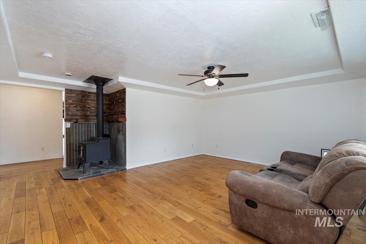 1207 W Willow Ave, Nampa, Idaho 83651, 3 Bedrooms, 2 Bathrooms, Residential For Sale, Price $480,000,MLS 98991001