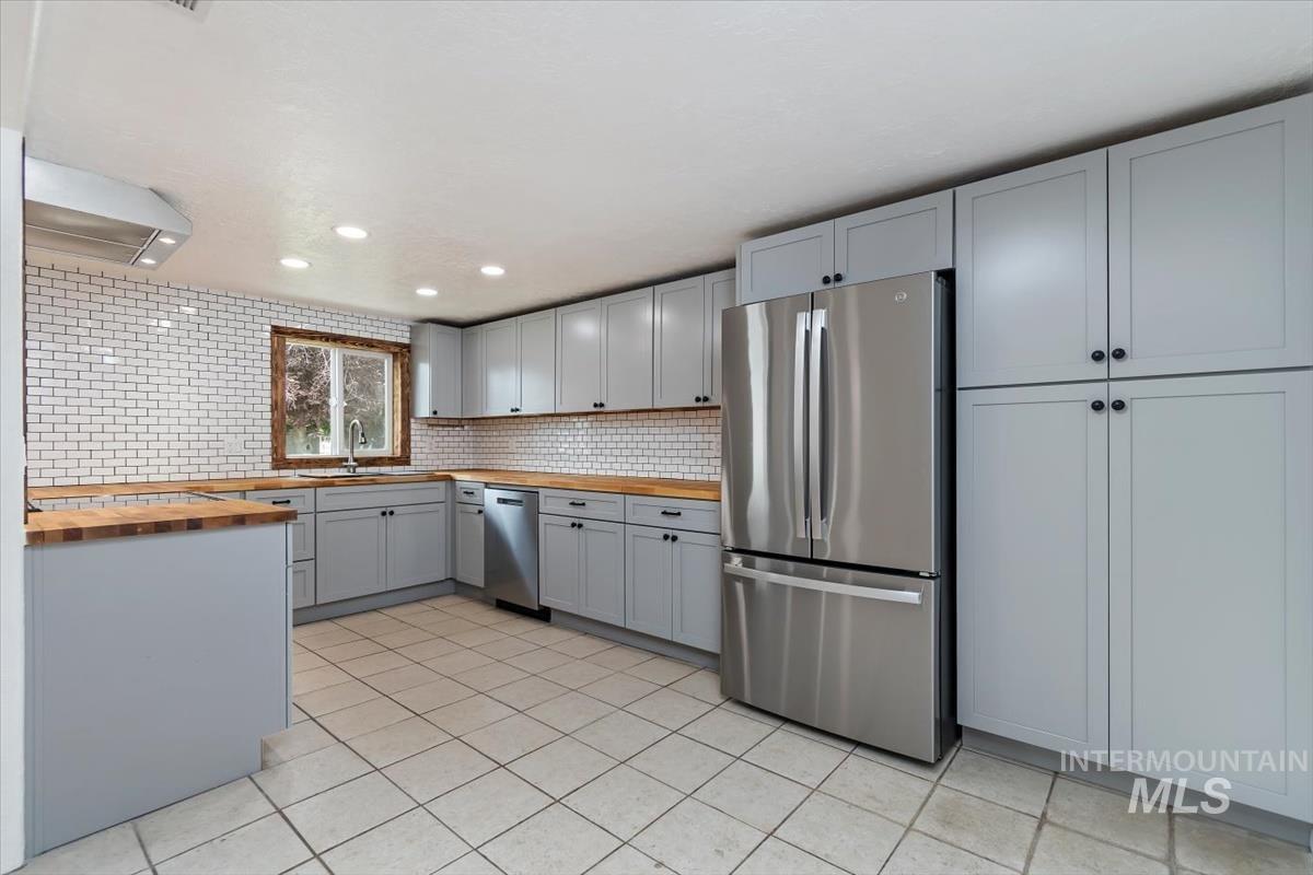 1207 W Willow Ave, Nampa, Idaho 83651, 3 Bedrooms, 2 Bathrooms, Residential For Sale, Price $480,000,MLS 98991001