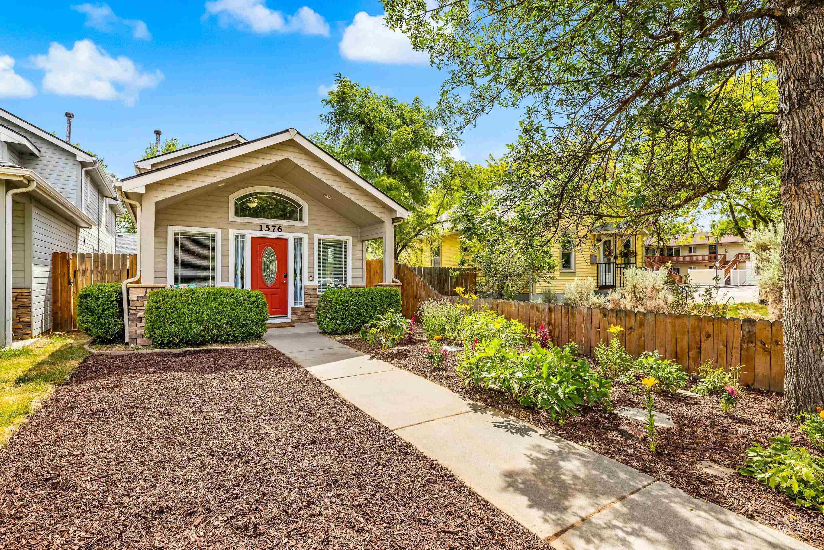 1576 S Grant Ave., Boise, Idaho 83706, 3 Bedrooms, 2.5 Bathrooms, Residential For Sale, Price $559,900, 98991002