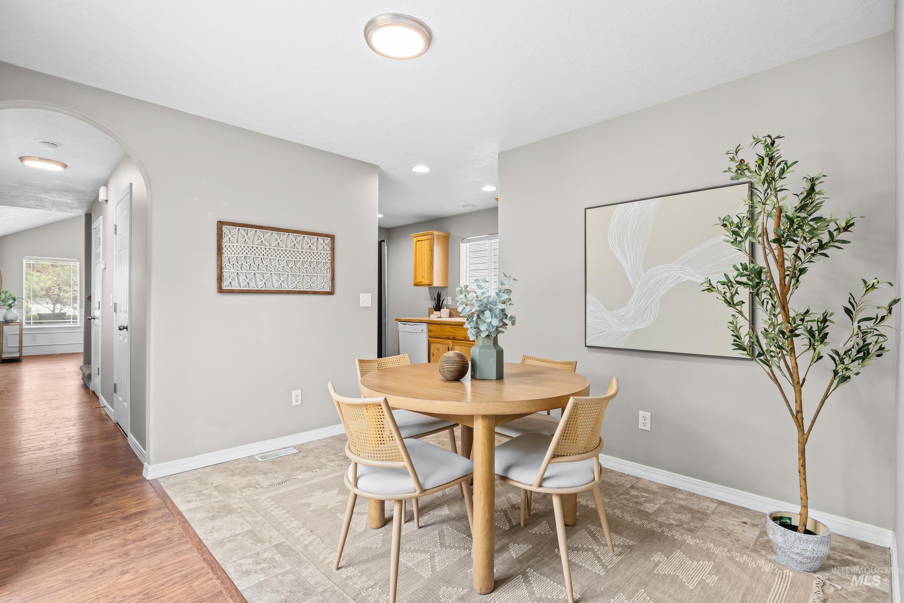 1576 S Grant Ave., Boise, Idaho 83706, 3 Bedrooms, 2.5 Bathrooms, Residential For Sale, Price $559,900, 98991002