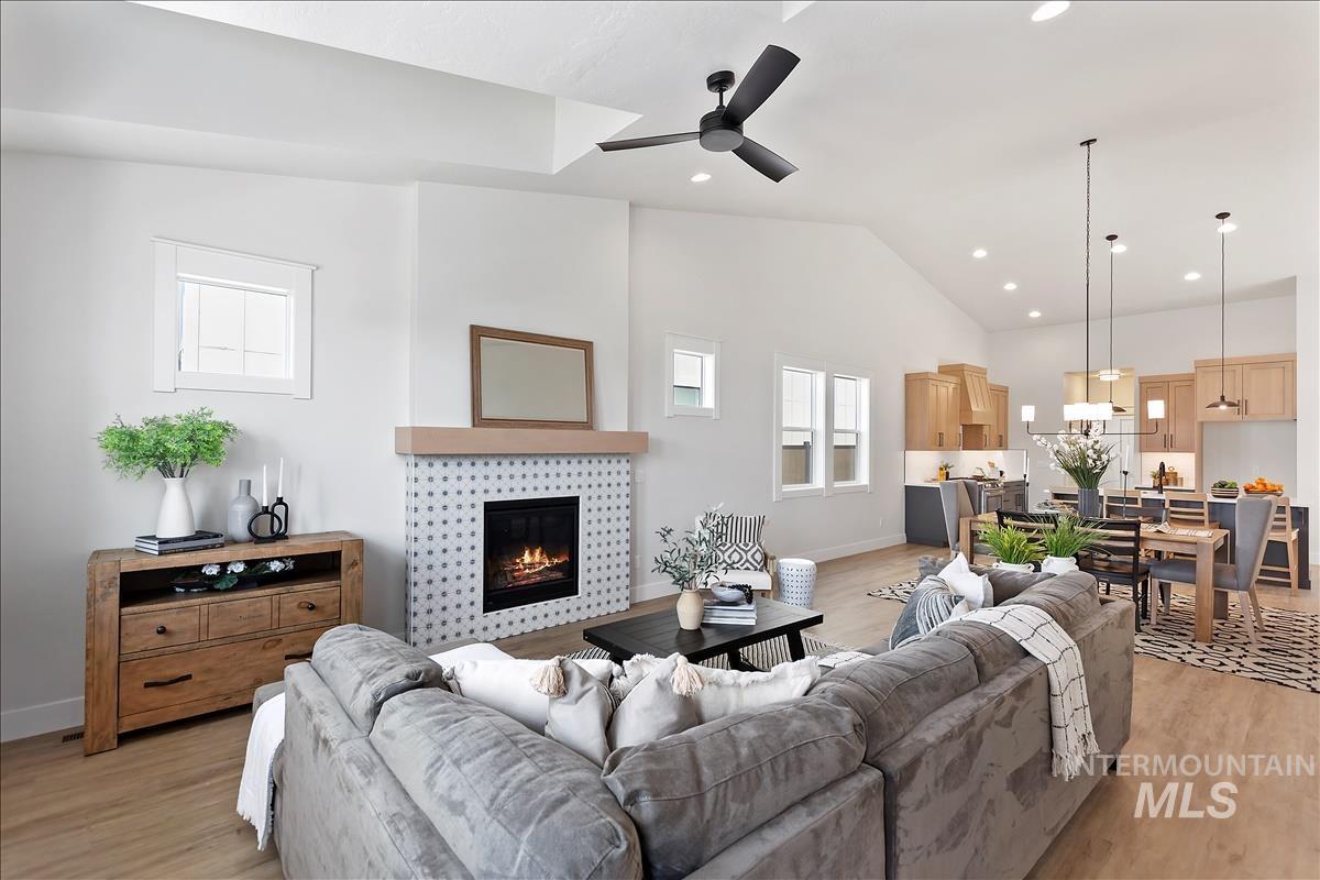 1212 N Meadowglen Ave, Meridian, Idaho 83642, 3 Bedrooms, 3 Bathrooms, Residential For Sale, Price $509,900,MLS 98991003