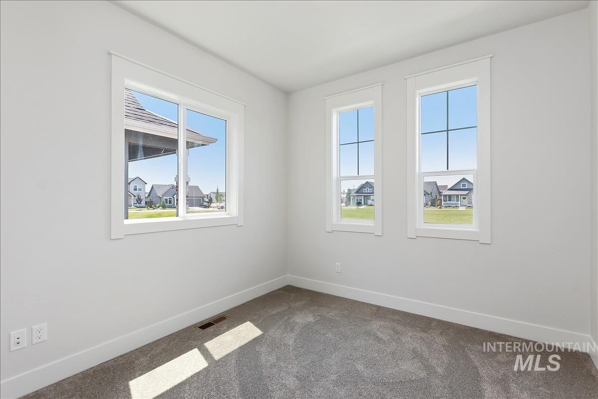 1212 N Meadowglen Ave, Meridian, Idaho 83642, 3 Bedrooms, 3 Bathrooms, Residential For Sale, Price $509,900,MLS 98991003