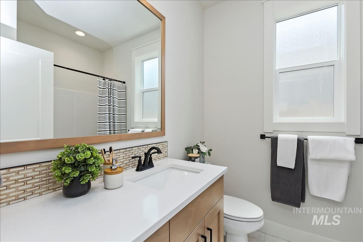 1212 N Meadowglen Ave, Meridian, Idaho 83642, 3 Bedrooms, 3 Bathrooms, Residential For Sale, Price $509,900,MLS 98991003