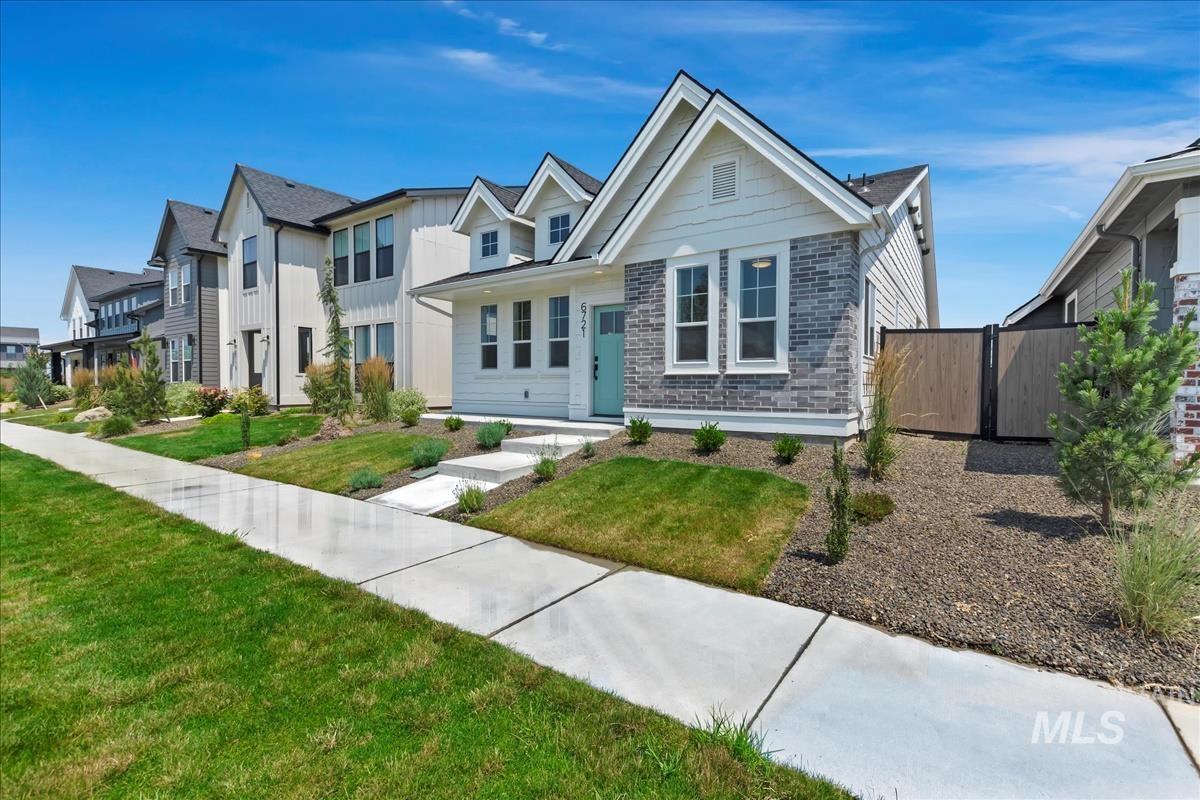1212 N Meadowglen Ave, Meridian, Idaho 83642, 3 Bedrooms, 3 Bathrooms, Residential For Sale, Price $509,900,MLS 98991003