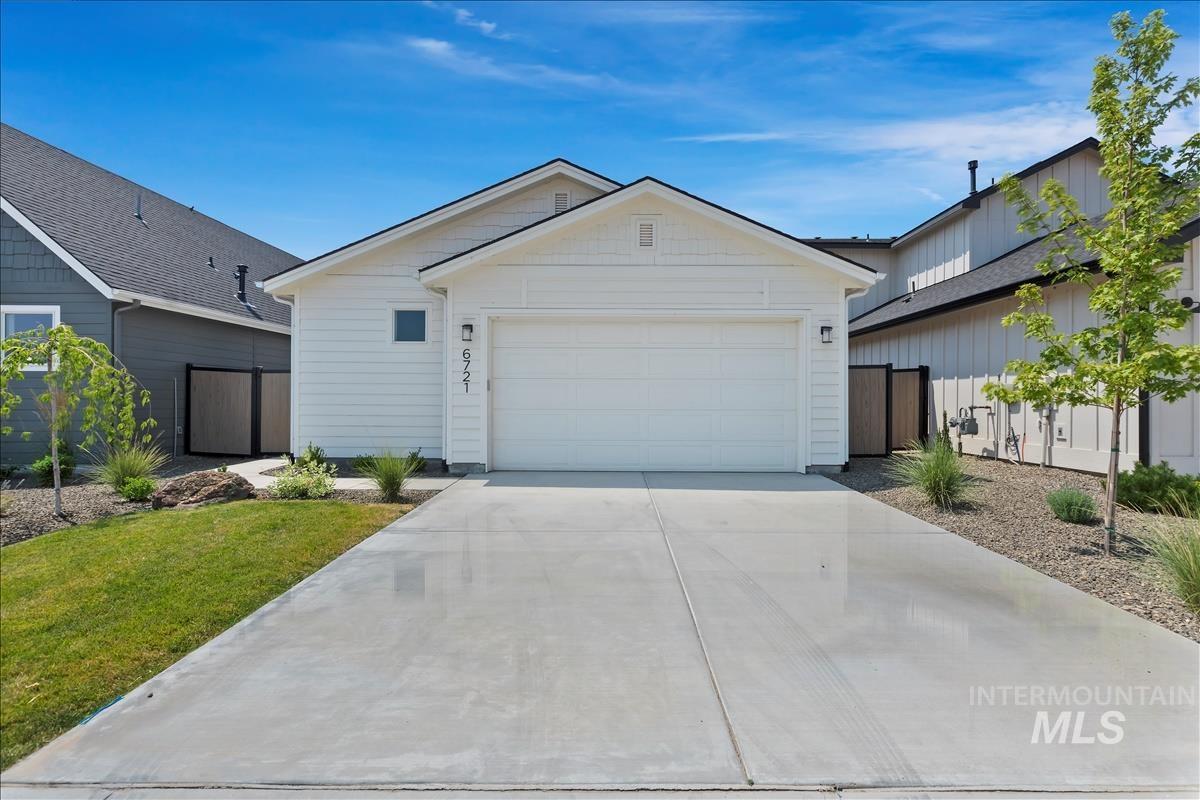 1212 N Meadowglen Ave, Meridian, Idaho 83642, 3 Bedrooms, 3 Bathrooms, Residential For Sale, Price $509,900,MLS 98991003