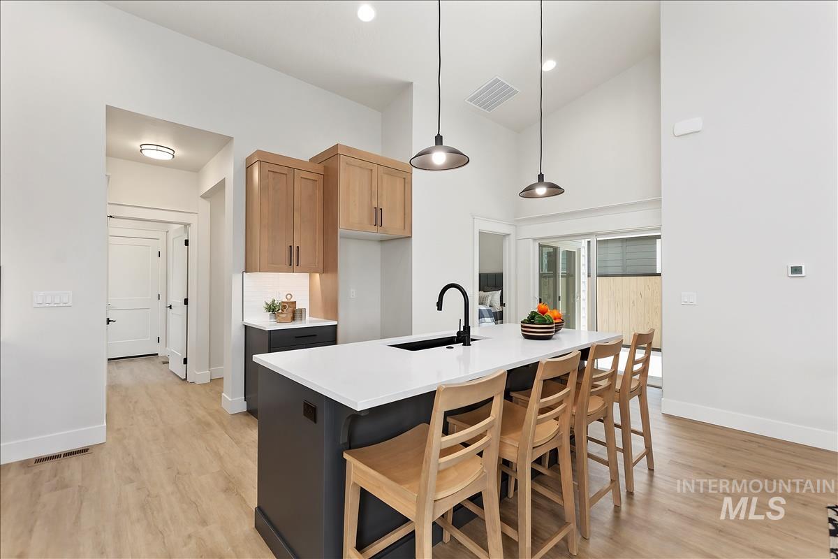 1212 N Meadowglen Ave, Meridian, Idaho 83642, 3 Bedrooms, 3 Bathrooms, Residential For Sale, Price $509,900,MLS 98991003