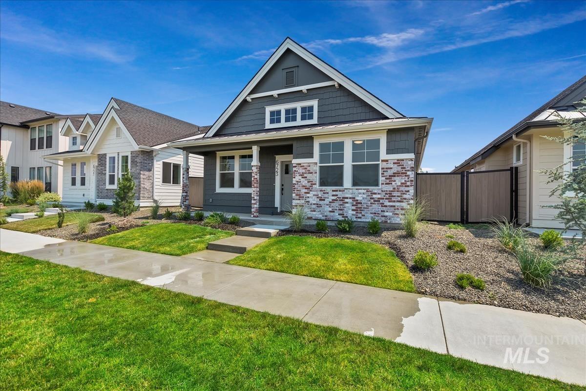1220 N Meadowglen Ave, Meridian, Idaho 83642, 3 Bedrooms, 3 Bathrooms, Residential For Sale, Price $509,900,MLS 98991005