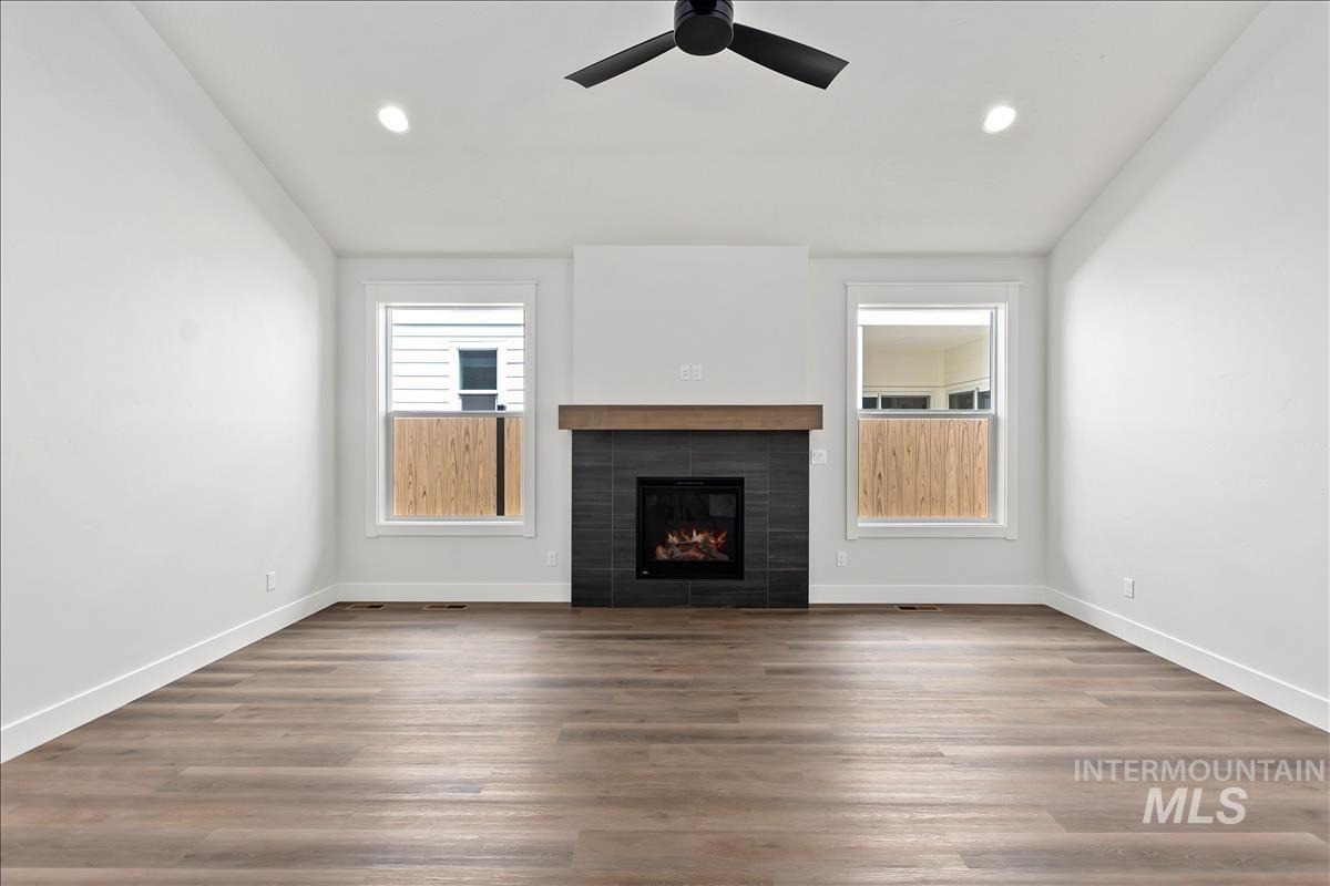 1220 N Meadowglen Ave, Meridian, Idaho 83642, 3 Bedrooms, 3 Bathrooms, Residential For Sale, Price $509,900,MLS 98991005