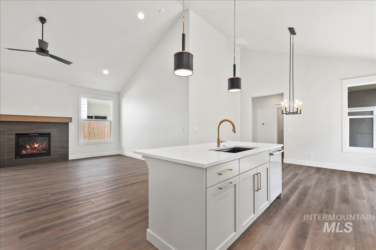 1220 N Meadowglen Ave, Meridian, Idaho 83642, 3 Bedrooms, 3 Bathrooms, Residential For Sale, Price $509,900,MLS 98991005