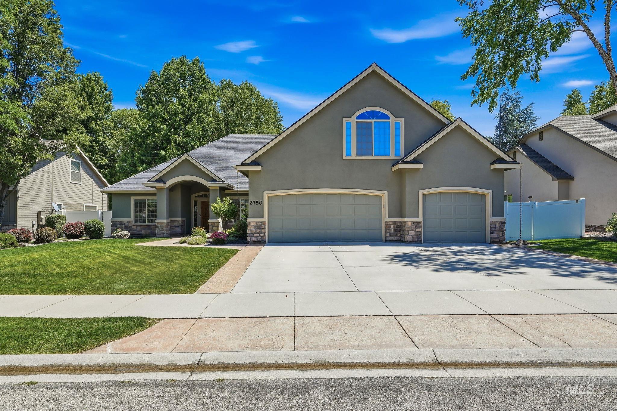 2750 S Bear Claw Way, Meridian, Idaho 83642-4469, 4 Bedrooms, 2.5 Bathrooms, Residential For Sale, Price $674,900,MLS 98991006