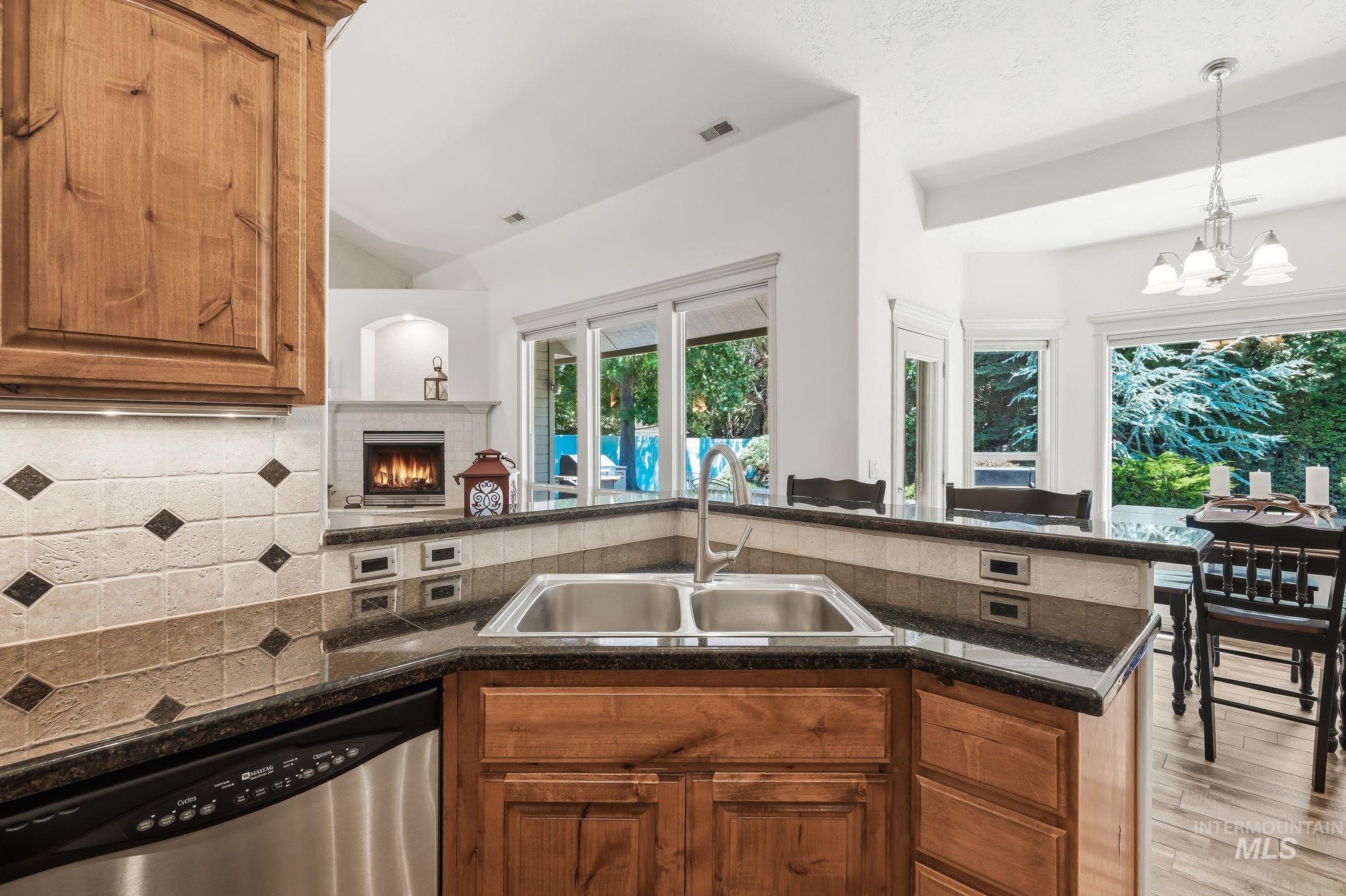 2750 S Bear Claw Way, Meridian, Idaho 83642-4469, 4 Bedrooms, 2.5 Bathrooms, Residential For Sale, Price $674,900,MLS 98991006
