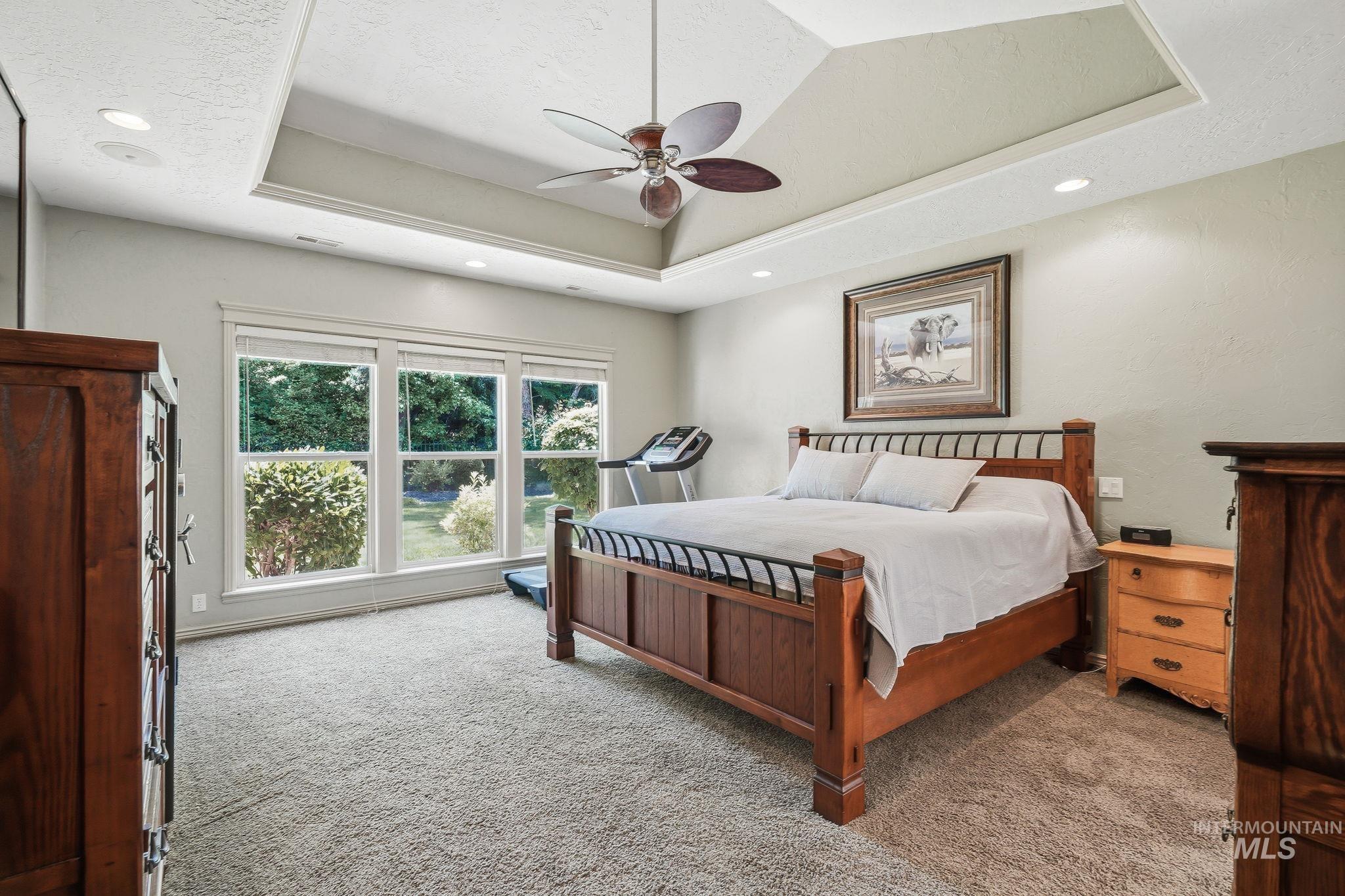 2750 S Bear Claw Way, Meridian, Idaho 83642-4469, 4 Bedrooms, 2.5 Bathrooms, Residential For Sale, Price $674,900,MLS 98991006