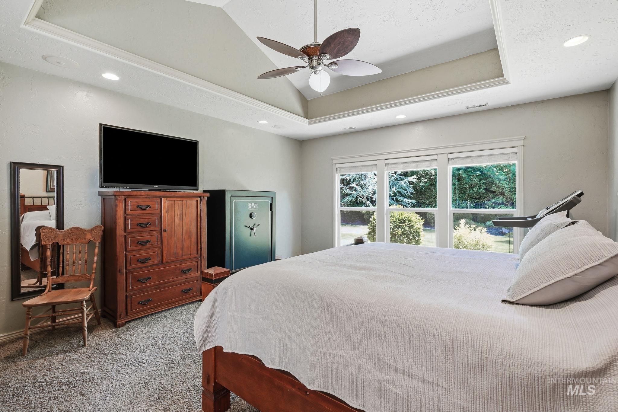 2750 S Bear Claw Way, Meridian, Idaho 83642-4469, 4 Bedrooms, 2.5 Bathrooms, Residential For Sale, Price $674,900,MLS 98991006