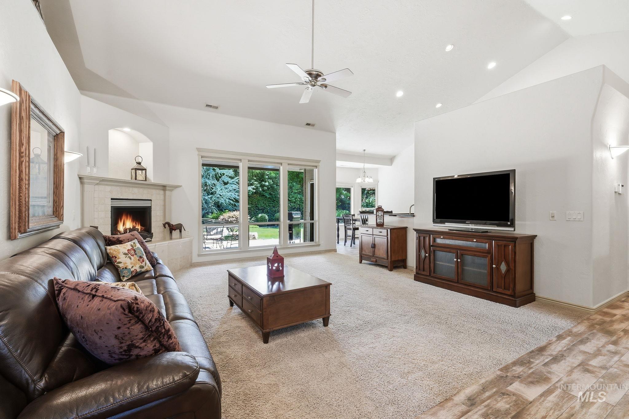 2750 S Bear Claw Way, Meridian, Idaho 83642-4469, 4 Bedrooms, 2.5 Bathrooms, Residential For Sale, Price $674,900,MLS 98991006