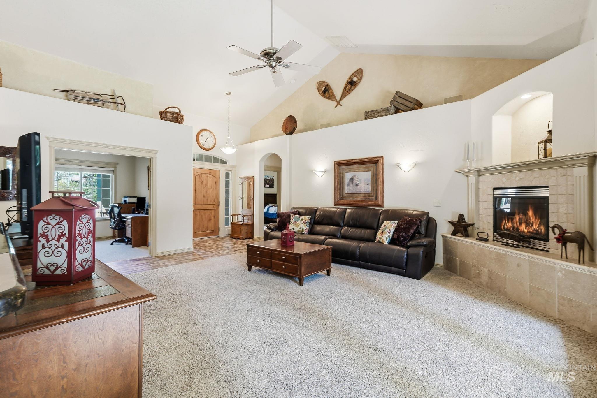 2750 S Bear Claw Way, Meridian, Idaho 83642-4469, 4 Bedrooms, 2.5 Bathrooms, Residential For Sale, Price $674,900,MLS 98991006