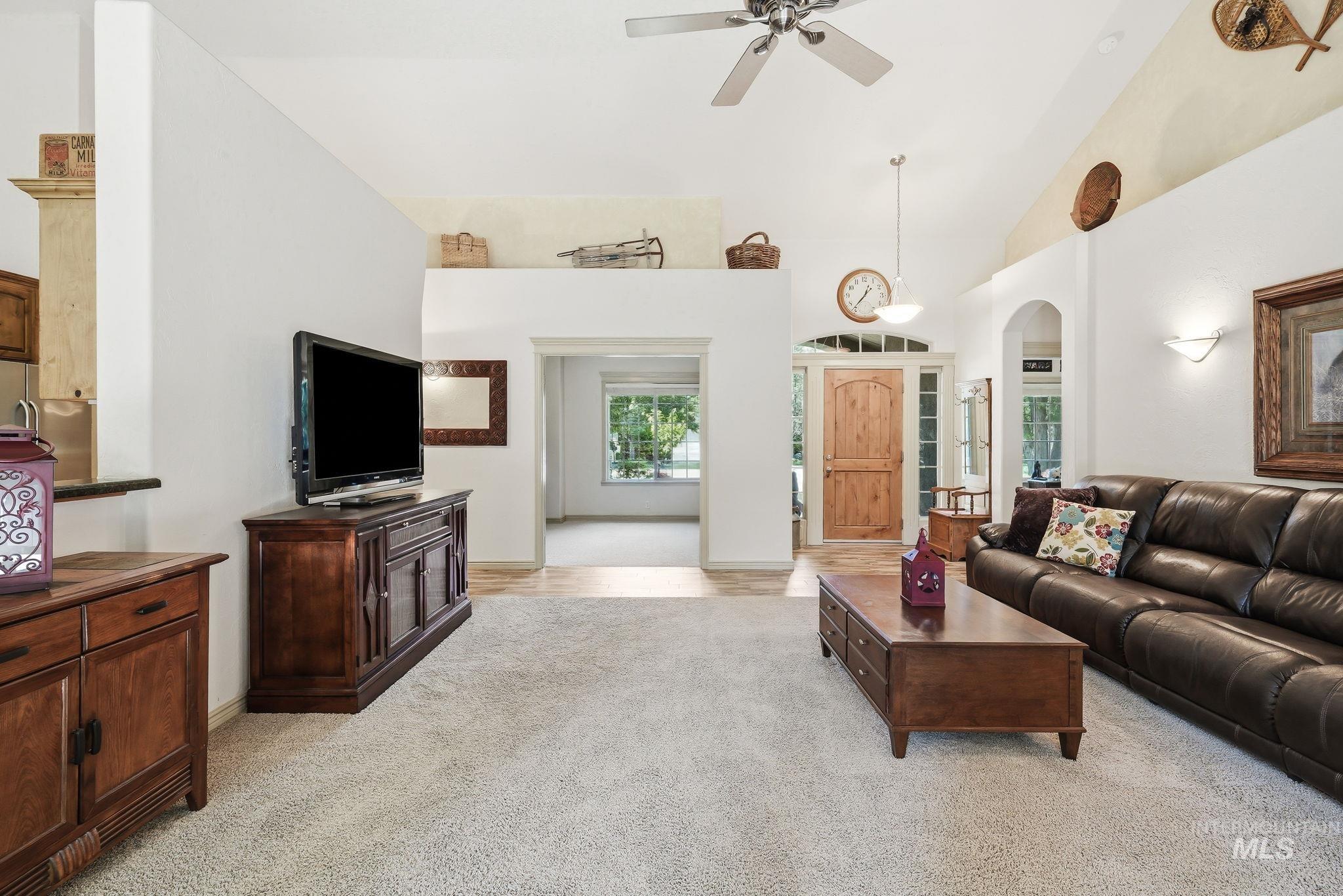 2750 S Bear Claw Way, Meridian, Idaho 83642-4469, 4 Bedrooms, 2.5 Bathrooms, Residential For Sale, Price $674,900,MLS 98991006