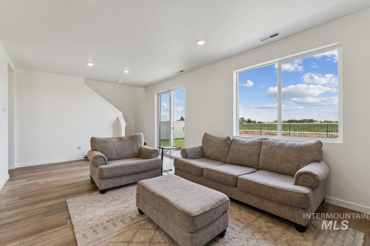 7838 E Hilton Head St, Nampa, Idaho 83687, 3 Bedrooms, 2.5 Bathrooms, Residential For Sale, Price $400,000, 98991007